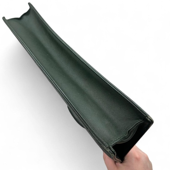 Burberry Elegant Green Leather Briefcase - Picture 6 of 9